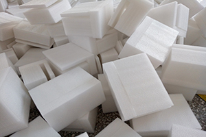 從生活消費到循環(huán)再生：聚苯乙烯包裝的回收壓實